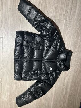 Nike Black Puffer Jacket with Small Swoosh Logo. Size Small!